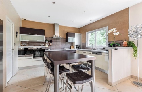 Gradignan Casa | 4-bedroom house with pool