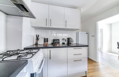 Fairfield Casa | Casa-Moderno-Baño Privado-Vista al Jardín
