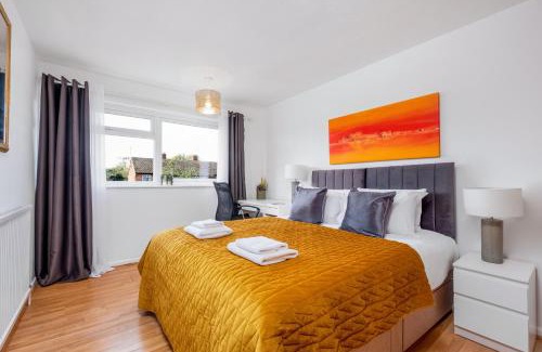 Cambridge Apartamento | 4 Bedroom House with Parking & Garden by Cherry Inn Short Let's & Services Accomodation