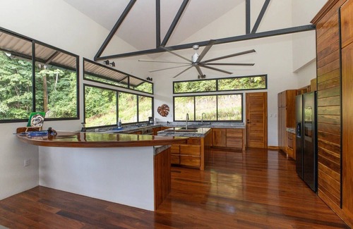 Parrita Casa | 4-bedroom house, wraparound decks, modern kitchen, Adjacent to Jungle Reserve