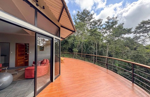 Parrita Casa | 4-bedroom house, wraparound decks, modern kitchen, Adjacent to Jungle Reserve