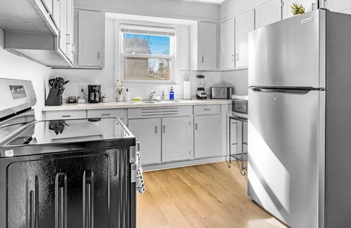 Mountain Island Casa | 4 Bedroom King bed 7 Min to Uptown 10Min to Airport