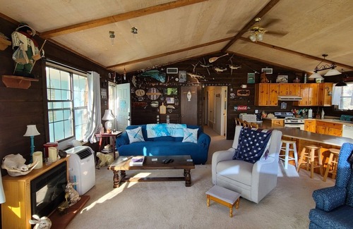 Logan Casa | 4 Bedroom Lake House with fantastic views and plenty of space.