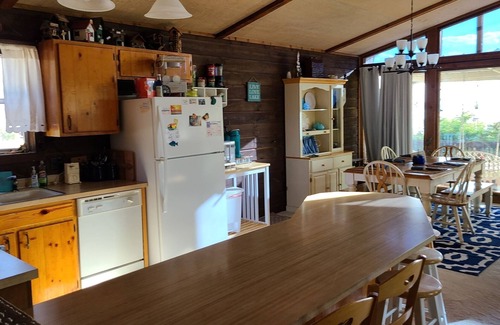 Logan Casa | 4 Bedroom Lake House with fantastic views and plenty of space.