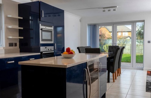Sheerness Casa | 4 Bedroom Luxurious Executive Villa