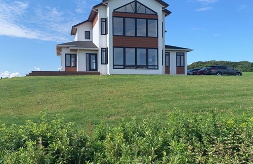 Park Corner Cabaña | 4 Bedroom Luxury Ocean View Beach House, Minutes To North Shore Beaches