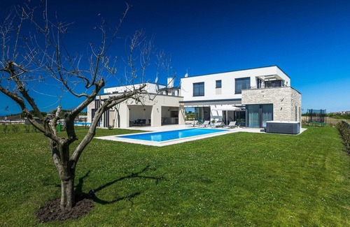 Brtonigla Casa | Bonita casa de 4 dormitorios en.