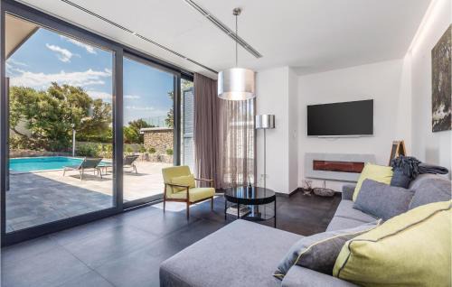 Jakisnica Casa | 4 Bedroom Nice Home In Lun