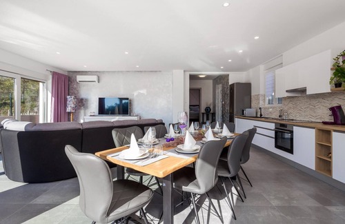 Viskovo Casa | Impresionante casa en Rijeka con WiFi