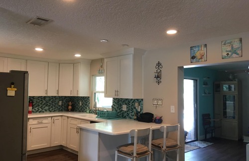 Neptune Beach Casa | Casa de 3 habitaciones con piscina en Neptune Beach, Florida