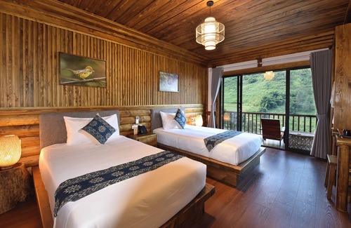 Lao Cai Complejo | 4-bedroom resort in terrific Lao Cai with WiFi, AC