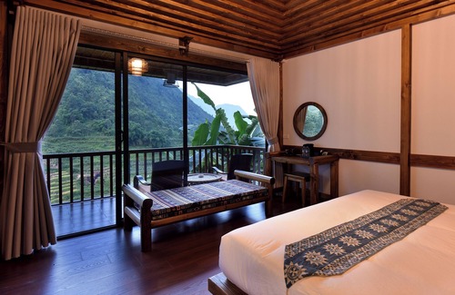 Lao Cai Complejo | 4-bedroom resort in terrific Lao Cai with WiFi, AC