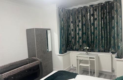 Hale Casa | 4 Bedroom semi detached House London