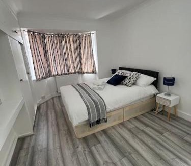 Hale Casa | 4 Bedroom semi detached House London