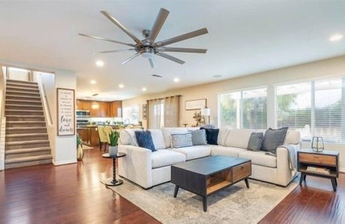 Santa Clarita Apartamento | 4 Bedroom Single family 447551 by Houzlet