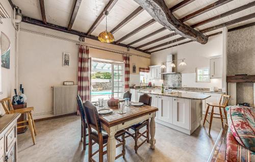 Escos Casa | 4 Bedroom Stunning Home In Escos