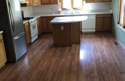 Belvidere Casa | 4 Bedroom Tri-level in a small Midwest town
