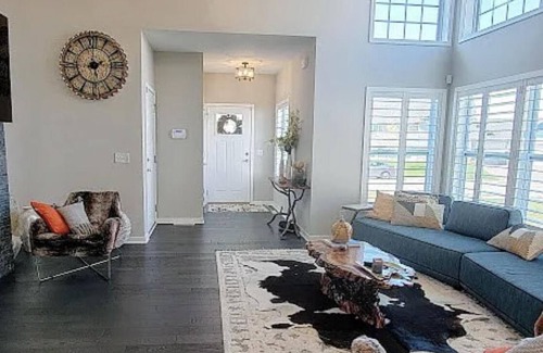 Savage Casa | 4-bedroom vacation home 18 minutes from Mall of America