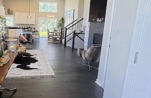 Savage Casa | 4-bedroom vacation home 18 minutes from Mall of America