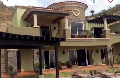 Centro Villa | 4-Bedroom Villa -Gated Montecristo Estates - Luxury Unit WiFi, private pool, AC