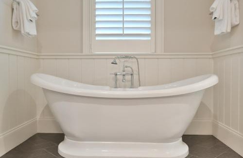 Olde Town Casa | 4 Bedroom Wilson Village Home 5042