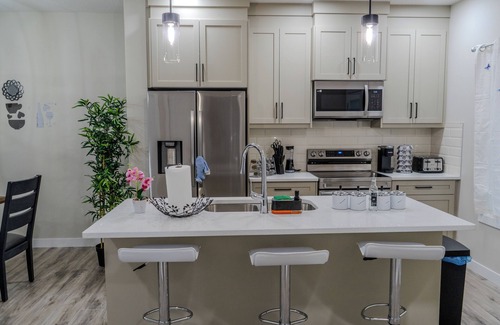 Beaumont Casa | 4 Bedroom3Full BathSingleHome with Dgarage14Min Airport and Edmonton South.