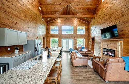 Golden Cabina | 4 Bedrooms | 12 Guest | 3.5 Baths