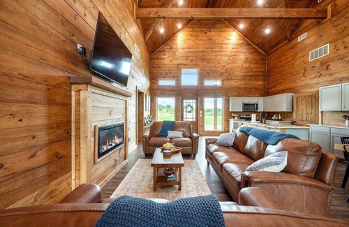 Golden Cabina | 4 Bedrooms | 12 Guest | 3.5 Baths