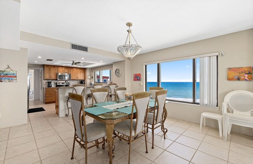 Flagler Beach Condominio | 4 Bedrooms - 3.5 Baths - Penthouse Endless Ocean Views - Intracoastal Views