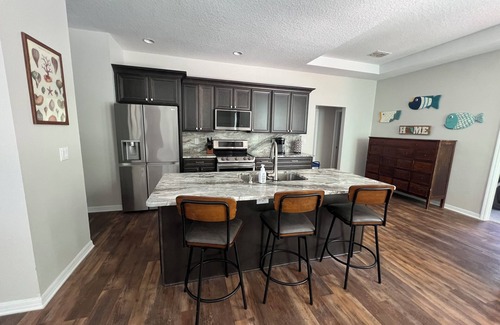 High Point Casa | 4 Bedrooms, 3 Full Bathrooms, A Splash-tastic Pool Paradise in Weeki Wachee, FL