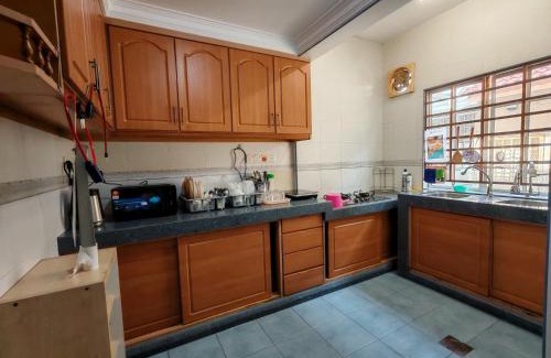 Bukit Jalil Casa | 4 Bedrooms 4 Bathrooms 10Pax Comfy Sleeps Landed Spacious House