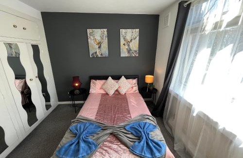 City of Westminster Villa | 4 bedrooms, 5-Baths Fine House/Villa in Central London