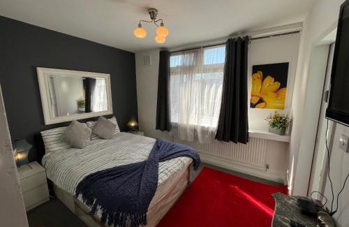 City of Westminster Villa | 4 bedrooms, 5-Baths Fine House/Villa in Central London