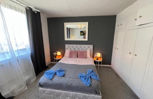 City of Westminster Villa | 4 bedrooms, 5-Baths Fine House/Villa in Central London