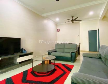 Bandar Sri Sendayan Apartamento | 4 Bedrooms Homestay in Ainsdale by D'KAY HOMES, near Seremban2 l 8-12 pax