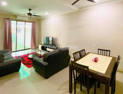 Bandar Sri Sendayan Apartamento | 4 Bedrooms Homestay in Ainsdale by D'KAY HOMES, near Seremban2 l 8-12 pax