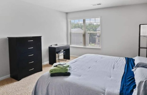 Lithonia Casa | 4 bedrooms house w/ TV, Wifi, dedicated workspace
