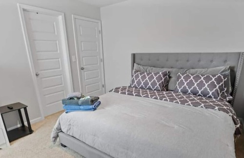 Lithonia Casa | 4 bedrooms house w/ TV, Wifi, dedicated workspace