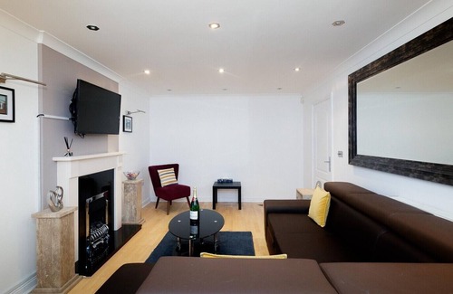 Stanley Apartamento | 4 Bed, Sleeps 11-De Lujo-Apartamento-Baño con ducha