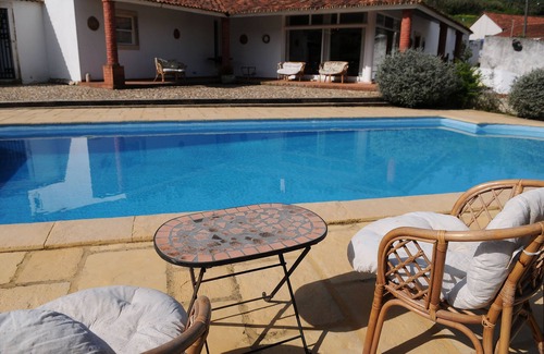 Rio Maior Casa | Villa de 4 dormitorios con piscina privada.