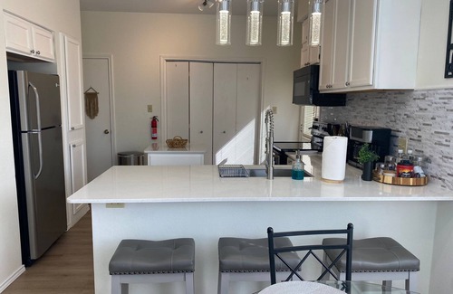 Euless Casa | 4 beds~3br-2.5 bath~family/Pets~Long-stay discount!-shopping/ DFW airport