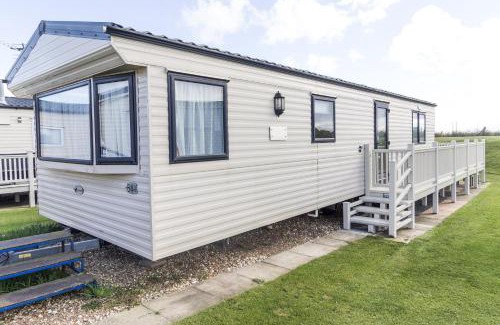 Anderby Creek Otro | 4 Berth Caravan For Hire At Sunkist Holiday Park Near Skegness Ref 42084S