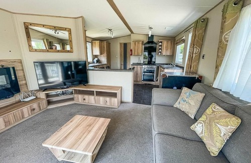 Saxmundham Casa | 4 berth caravan with decking and WiFi at Carlton Meres in Suffolk ref 60010K