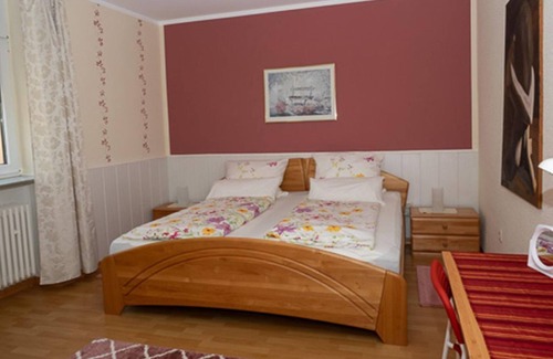 Monreal Cama Y Desayuno | 4-bett-ferienwohnung Tal - Ferienwohnung u. Pension Maria Schmitz