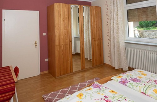 Monreal Cama Y Desayuno | 4-bett-ferienwohnung Tal - Ferienwohnung u. Pension Maria Schmitz