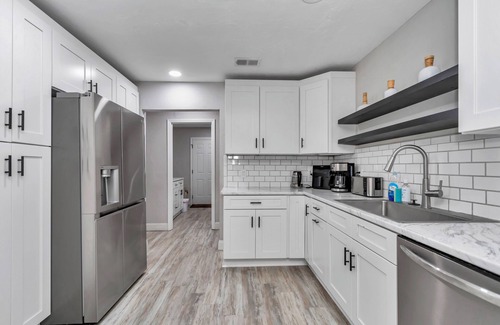 Ocala Casa | 4 BR/2 BA, HEATED Pool, Split Floor Plan, King Suite, W/D, Garage & Yard