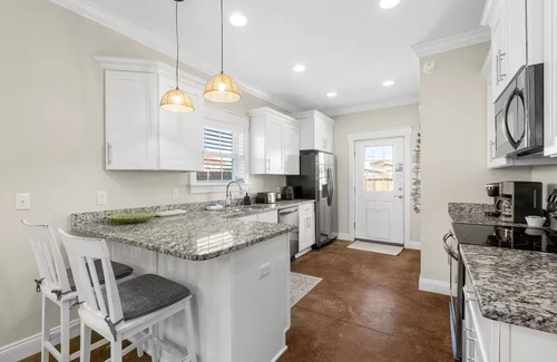 Holiday Beach Casa | 4 BR 2BA Beach House w/ POOL sleeps 12, Cross Street to Beach!