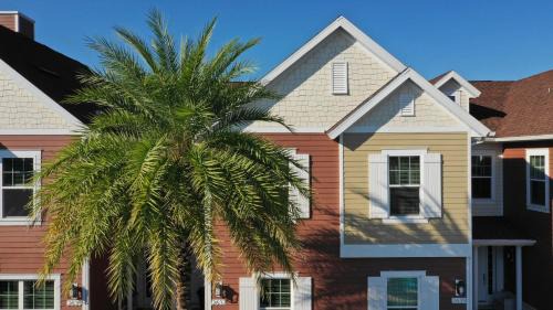 West Kissimmee Casa | 4 BR 4 BA Villa Self Check-In BBQ & Full Kitchen