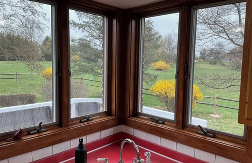 Hummelstown Casa | 4 BR 4 Bath Ranch Home with HOT TUB, 4 Miles to Hershey