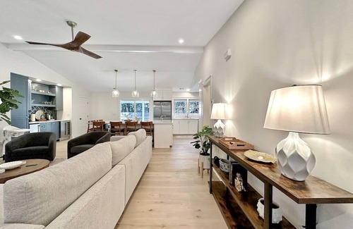 Isle of Palms Casa | 4 BR Beach House | Heated Pool | Pet Friendly